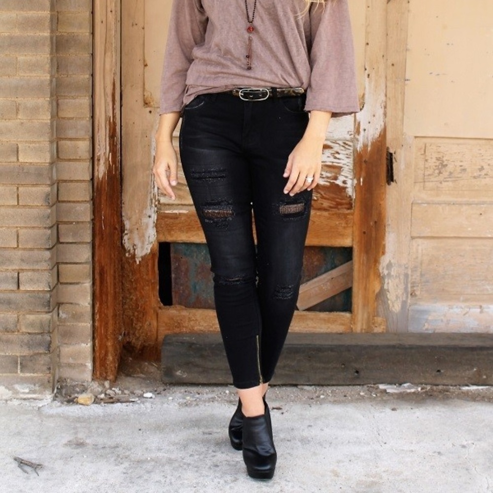 Plus sz L&B Black denim w/rips, sequins & zipper - Picture 2 of 8